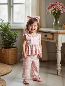 SHEIN Ținută de vară din 2 piese pentru bebeluși, set de vis cu imprimeu în carouri adorabil - include un top scurt fără mâneci, cu guler rotund și model în carouri, asortat cu pantaloni asortați. Stil academic elegant și drăguț, croială care măsoară corpul, potrivită pentru ieșiri zilnice, ieșiri cu prietenii, ținute casual pentru acasă, picnicuri și petreceri în aer liber. - Multicolor - Vizualizare 3