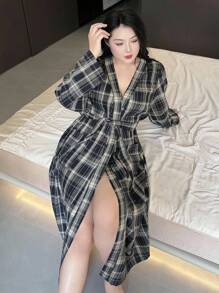 Dazy Plus Plaid Simple Loose Robe, Plus Size Sleepwear, For Fall & Winter, Cozy Outfits - Navy Blue - View 4