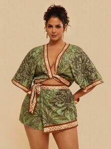 Travachic Set da 2 pezzi di shorts stampati con motivi tropicali e top corto a V con fiocco per donna in taglie grandi