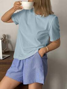 DAZY Conjunto de ropa de estar en casa con camiseta casual y shorts a rayas