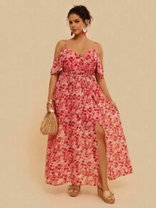 SHEIN VCAY 大码女式粉色碎花雪纺连衣裙，细肩带露肩松紧腰前开衩雪纺连衣裙