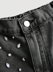 SHEIN EZwear Plus Size Women Pockets Rhinestone Embellished Distressed Frayed Hem Denim Shorts - Grey - View 5