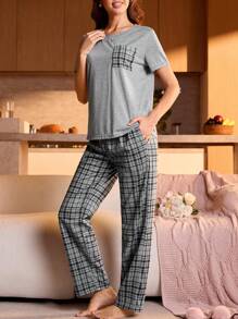Manfinity Underwear&Sleepwear Basics مجموعة نوم نسائية ملابس علوية قصير الأكمام بجيب وبنطال من القماش المربع قطعتان