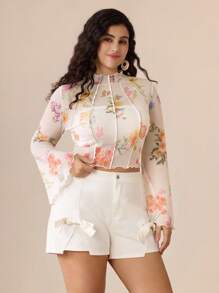 SHEIN MOD Plus Size Women's Bell Sleeve Contrast Wavy Hem Romantic Graphic Print T-Shirt, Suitable For Summer, Early Fall, Date, Back To School Season ,Crop Top Floral Outfits For Women Women 2 Piece Summer Sets White Shorts Set For Women Flower Tops For Women Floral Top,Suitable For Back To School, Date, Birthday, Early Autumn