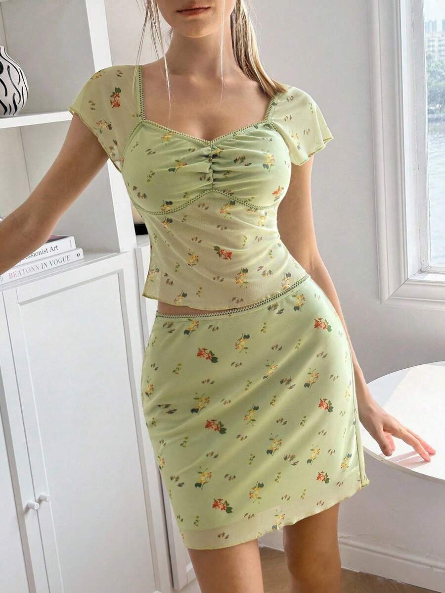 SHEIN Bubbli 女式碎花荷叶边插肩袖上衣和修身迷你裙两件套，节日 - 薄荷綠 - 查看 1