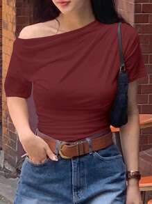 DAZY Solid Color Asymmetrical Shoulder Slim Fit Short Sleeve White Women T-Shirt - Burgundy - View 5