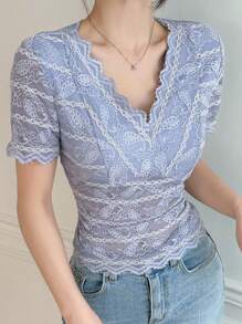 DAZY Chemisier d'été élégant pour femmes, de couleur unie, ajusté avec garniture en dentelle, col bénitier et manches courtes