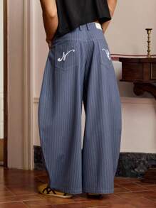 SWAVVY 标准尺寸男士时尚休闲超宽松蓝色条纹刺绣长裤 - 淺色水洗藍 - 查看 3