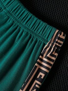 SHEIN Explorewe 2 件套年轻男孩时尚舒适针织拼色短袖 T 恤和印花圆领 T 恤，休闲短裤套装，适合旅行、度假、返校、夏季 - 墨綠色 - 查看 5