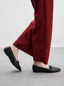 CUCCOO BIZCHIC 女士复古风格方头交叉带黑色软底舒适乐福鞋，适合日常通勤、工作和购物 - 黑色 - 查看 8