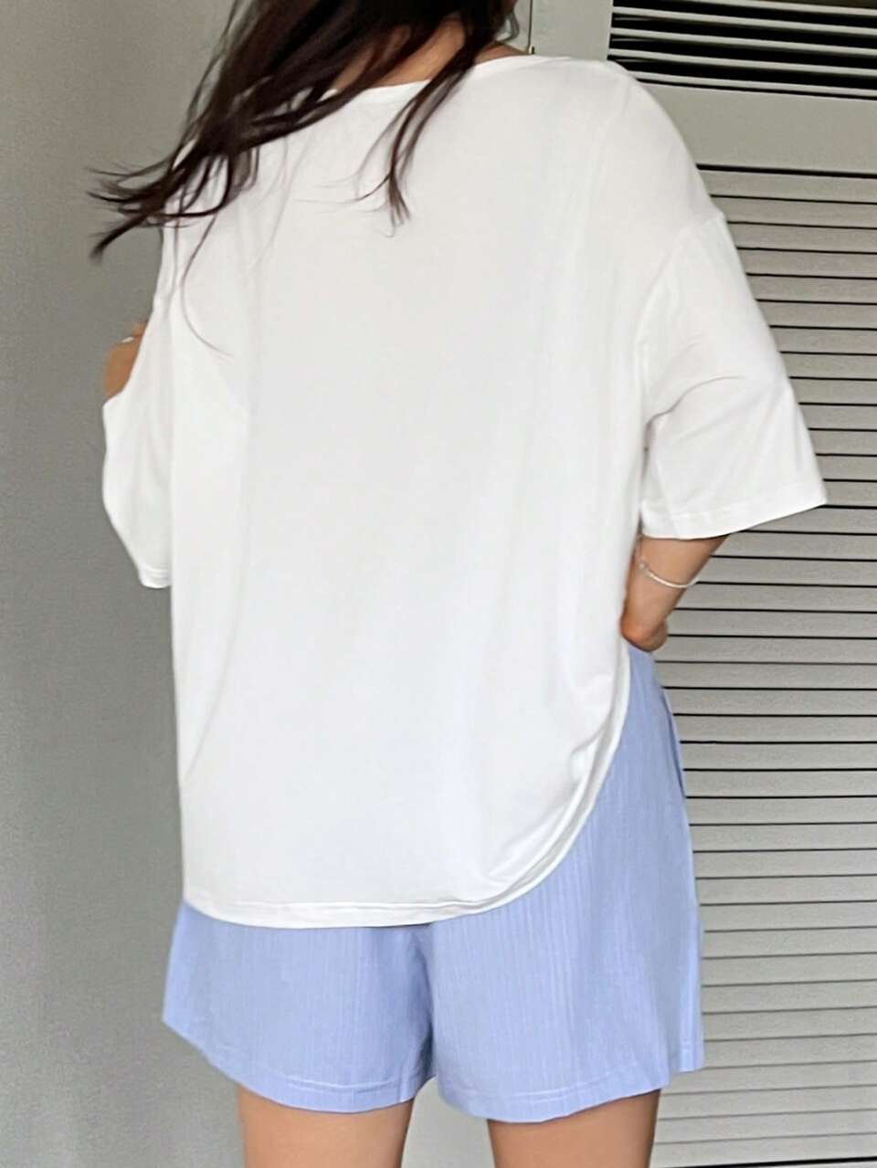 2pcs Women Casual Outfit Set: Loose Fit English Text Print Top And Striped Shorts Pajama