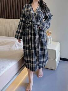 Dazy Plus Plaid Simple Loose Robe, Plus Size Sleepwear, For Fall & Winter, Cozy Outfits - Navy Blue - View 7