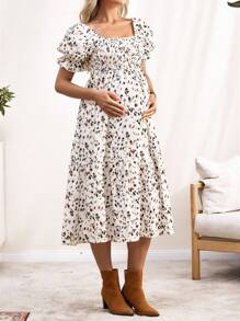 SHEIN Vestido estampado tejido de maternidad, vestido de verano de manga corta y lindo para mujeres embarazadas - Blanco - Ver 5