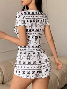 DAZY 卡通图案全印花修身短款女式连体睡衣 - 白色 - 查看 2