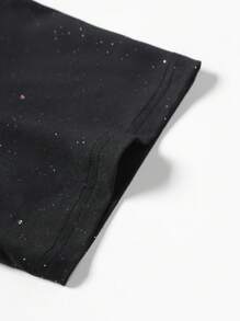 STEELVANCE Áo thun nam ủi in chữ sáng bóng và chi tiết kim tuyến cho ngày trở lại trường. Áo thun nam cổ tròn màu đen, tay ngắn, cổ tròn, họa tiết lá kim loại màu đen, thường ngày cho mùa hè. - màu đen - Xem 7