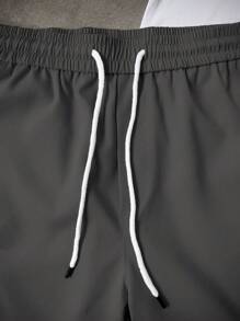 Manfinity Homme Men's Summer Casual Contrast Color Pocket Short Sleeve T-Shirt & Utility Shorts Set Men Two Piece Casual Short Sets Men Summer Sweatsuit