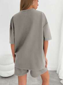 SHEIN PETITE Conjunto informal de dos piezas de camiseta y pantalones cortos 100% algodón Cottnline con bordado de Boston para mujer