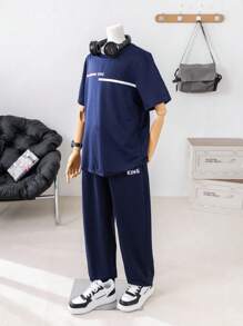 SHEIN 2入組少年男孩鬆身休閒英文字印花T恤和針織口袋長褲套裝，簡約百搭日常穿搭 - 藍色 - 查看 4