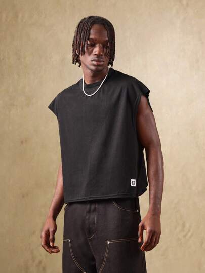  SUMWON 超大款无袖背心肌肉T恤 夏季节日街头风都市时尚休闲毛边下摆宽松版型纯色