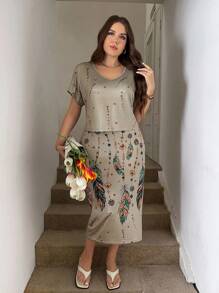 SHEIN LUNE 2pcs/Set Plus Size Back To School Outfits Women Casual Printed T-Shirt And Mini Skirt Homecoming Business Casual Woman Curve Fall Clothes For Women 2pcs/Set Old Money Style Women Vintage Clothes Women Curve Women Two Pieces Outfits For Daily Wear Autumn Winter Casual Women's Minimalist Streetwear Basic Daily Wear Going Out Sport Comfortable Workout Set - Khaki - View 3