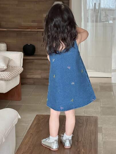 Dazy Kids 女婴蝴蝶结刺绣圆领水洗休闲中长款牛仔连衣裙