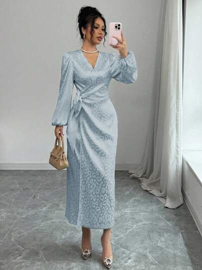 Modelyn 女式红色豹纹缎面提花十字V领裹腰紧身长袖连衣裙