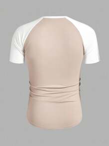 Manfinity VCAY 男士针织休闲宽松短袖T恤，时尚日常穿着，年轻风格 - 彩色 - 查看 3