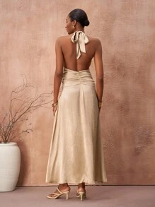 Zivah 2025 年夏季新音乐节和毕业季系列，学生/日常/休闲/度假/海滩/日光浴/街头服饰杏色纹理棉麻挂脖褶皱深 V 领开衩连衣裙，优雅闪亮面料礼服 - 香檳色 - 查看 2