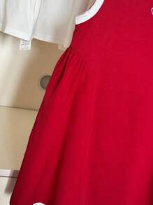 SHEIN Vestido deportivo casual de punto de parche rojo para niñas pequeñas, con costuras asimétricas de bloques de color, adecuado para que las niñas pequeñas jueguen, usen en casa, vacaciones, dulce y lindo - Multicolor - Ver 5