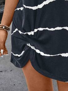 SHEIN LUNE Abstract Line V-Neck Casual Comfortable Twisted Flared Hem Design Plus Size Short Sleeve Dress Boho Cowgirl Outfit Old Money Festival Bohemian Western Wear Women Hippie Summer Boho Old Money Summer Outfits For Women Spring Break Rave Outfits Festival Spring Break Outfits,Sun Dresses For Women,Sundress