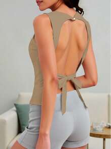 INAWLY 女士纯色圆领简约性感露背吊带背心，女士简约性感露背镂空吊带背心，后腰系带，修身显瘦，适合梨形身材、苹果形身材，包容各种体型，3D立体剪裁，新款上市，修身版型，复古风，适合度假、派对、约会等场合，吊带设计，简洁利落，复古辣妹风，日常休闲，宽松版型 - 卡其色 - 查看 3