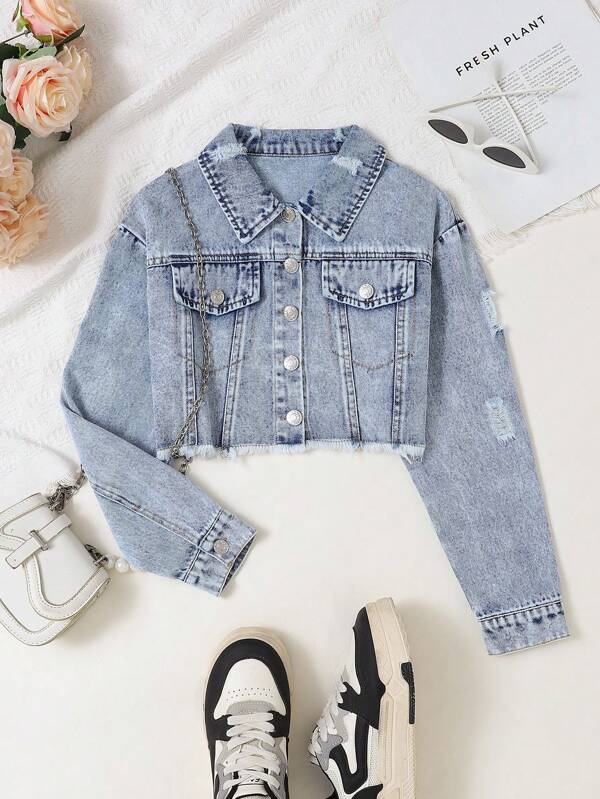 Veste en jean délavé surdimensionnée pour les jeunes filles. Tenue décontractée et confortable, coupe ample, déchirée, streetwear pour les vacances et le port quotidien. Manteau léger pour le printemps et l'automne