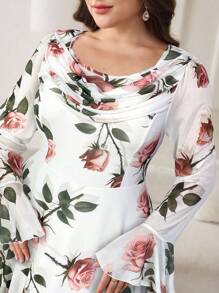 Modelyn 大码优雅花卉印花喇叭袖连衣裙