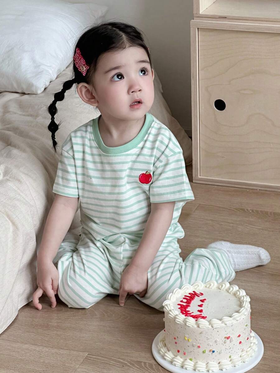 Dazy Kids 2件套女婴条纹休闲印花短袖T恤和裤子家居服套装，幼儿女童服装 - 綠色 - 查看 1
