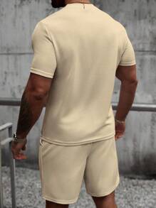 Manfinity CasualCool Ensemble deux pièces décontracté en tricot de couleur unie de base pour hommes d'été, col rond, manches courtes. Convient pour le port quotidien décontracté. Cadeau adapté pour le mari et le petit-ami.