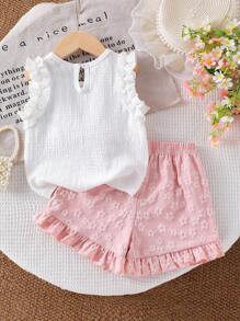 SHEIN Genkimix Kids Conjunto de niña pequeña (talla pequeña) de top de camisol con volantes y estampado jacquard blanco y shorts con volantes rosados, conjunto de verano adorable para niña joven