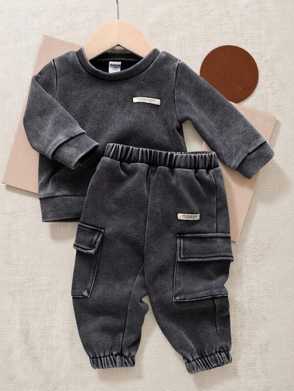 SHEIN Playful Pals Mode Street Style Washed Vintage Crew Neck Sweatshirt en Pocket Cargo Sweatpants Set voor babyjongens en babymeisjes, Stijlvolle Outfit Geschikt voor Lente/Herfst Uitjes, Fotoshoots en Bijeenkomsten