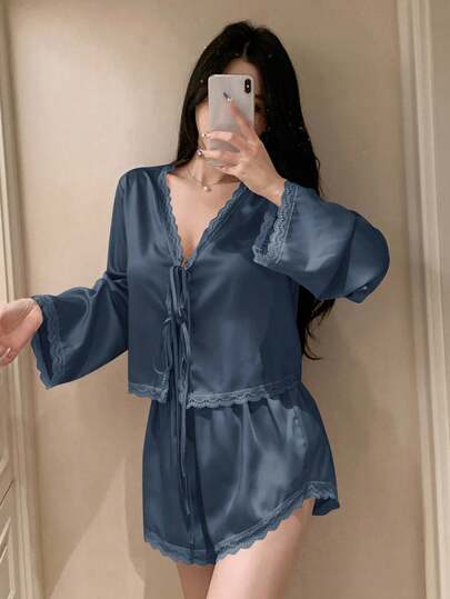 DAZY 女士浪漫蕾丝拼接缎面系带上衣和超短裤睡衣套装，秋冬服装