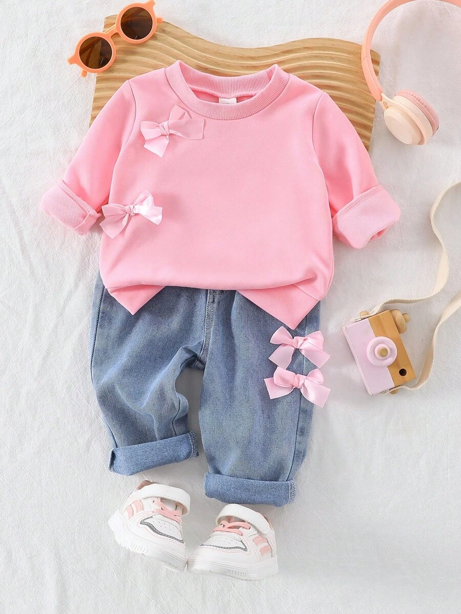 SHEIN Playful Pals 时尚简约3D蝴蝶结装饰圆领长袖卫衣和裤子套装 - 粉色 - 查看 1