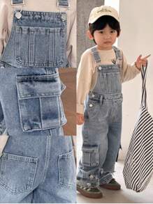 SHEIN Genkimix Kids Denimly 年轻男孩时尚酷炫户外街头校园牛仔背带裤，带星星拼布和多个口袋，水洗牛仔背带裤和背带裤 - 中等水洗藍 - 查看 1
