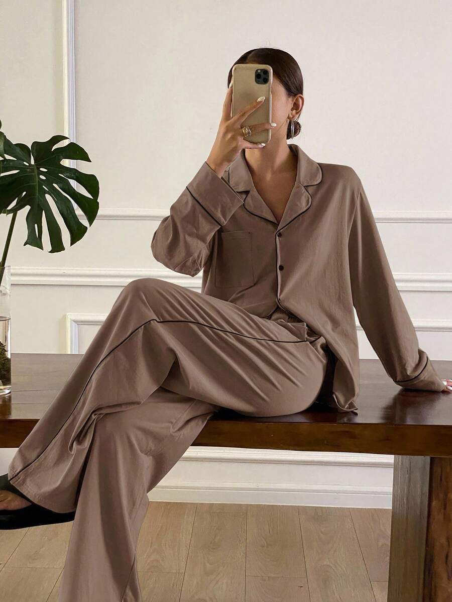 Livesso Conjunto de pijama con diseño simple y ribete de contraste, ropa de otoño e invierno - Café integral - Ver 1