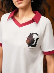HARRY POTTER X SHEIN Camiseta tipo ringer con cuello en V con estampado de león y letras, estilo universitario informal, para verano - Blanco - Ver 3