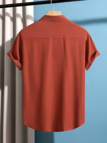 Manfinity Homme 男士休闲纯色短袖衬衫，适合夏季日常户外穿着 - 亮橙色 - 查看 2