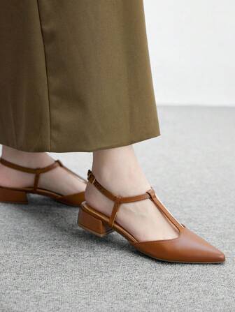 CUCCOO BIZCHIC Mocassins Femininos de Bico Fino com Design de Fivela Ajustável