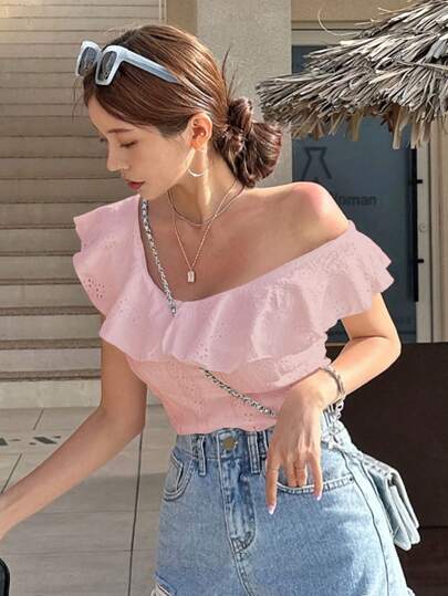 DAZY Camiseta de verano para mujer con corte ajustado, unicolor y acabado con volantes, crop top para mujer