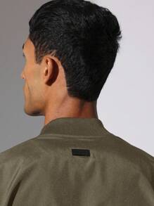 SUMWON 经典飞行员夹克军装风格轻便春秋休闲外套拉链立领街头潮流都市时尚 - 軍綠色 - 查看 6