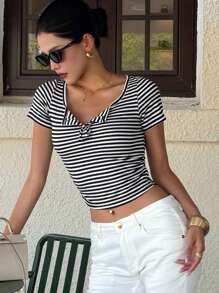 DAZY Women's Stripe Short Sleeve Cropped Tight Fit T-Shirt