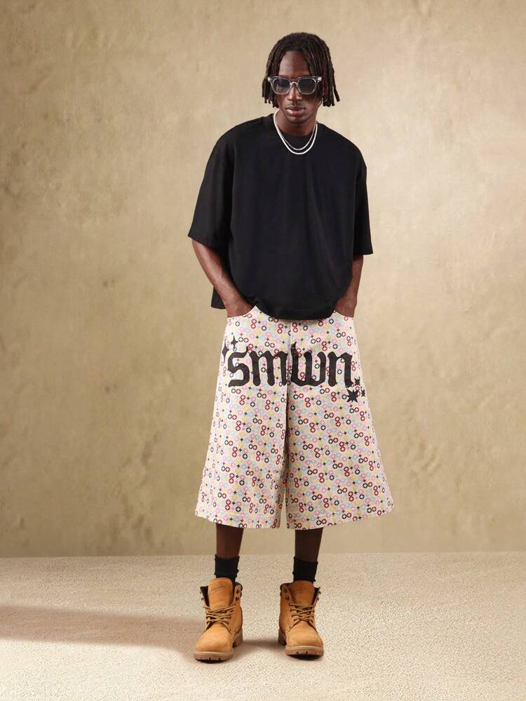Knielange Baggy-Jeansshorts mit weitem Bein und lockerer Passform und Logomania-Print