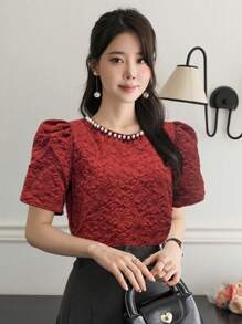 DAZY 女士优雅婚礼宾客服装纹理圆领短袖串珠T恤 - 酒紅色 - 查看 3