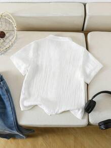 SHEIN Genkimix Kids Camisa informal de manga corta y un solo pecho de unicolor para niño